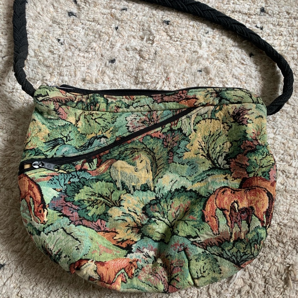 Beautiful Vintage Tapestry Horse Print Crossbody Bag - Picture 2 of 5